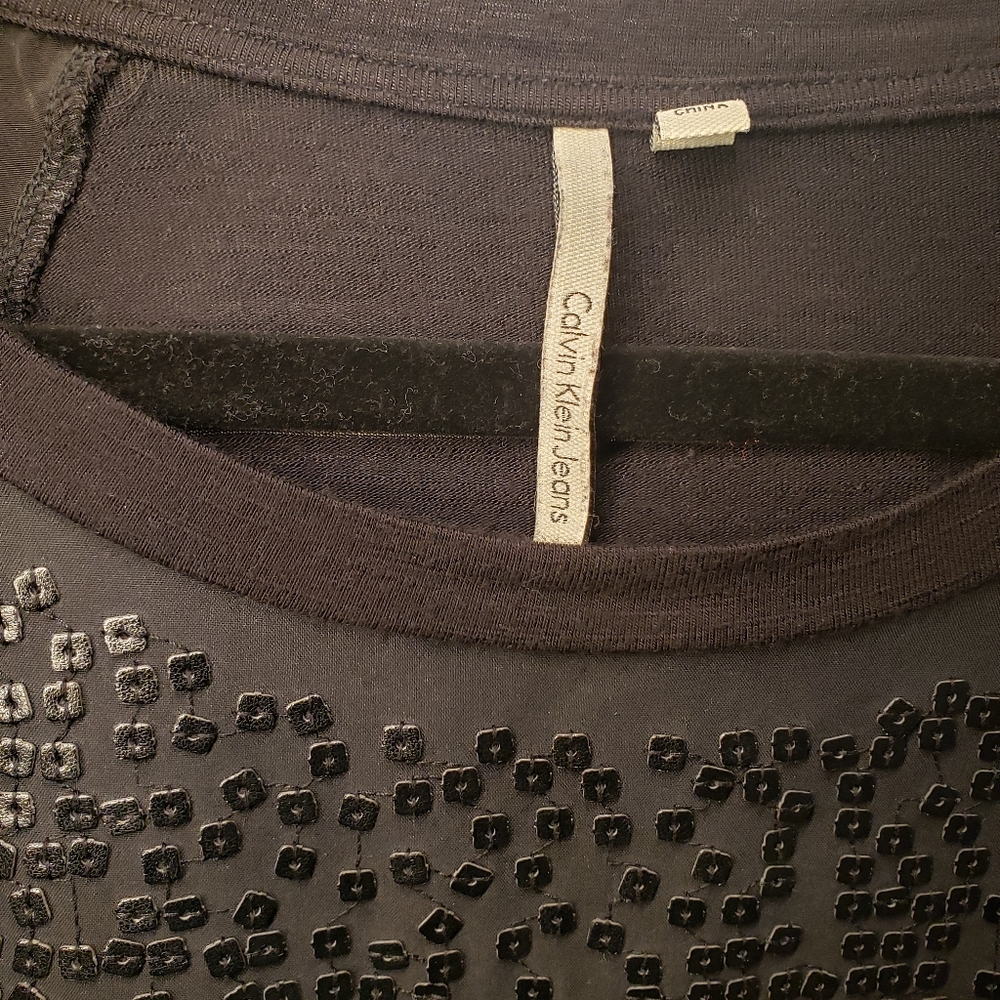 Top - Picture 2 of 3